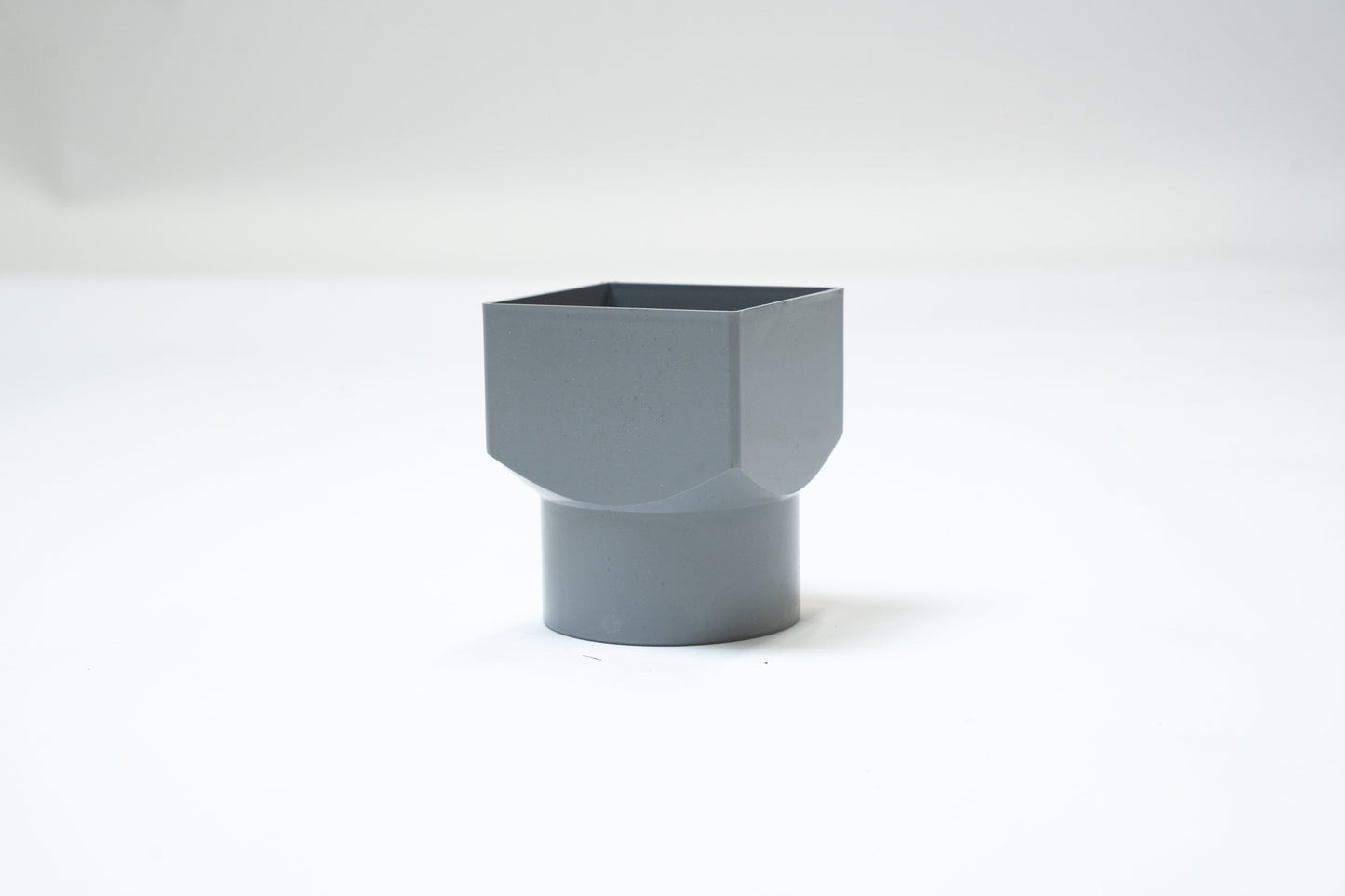 HWA verloopstuk, vierkant/rond, PVC, grijs, 100 x 100 (per stuk)